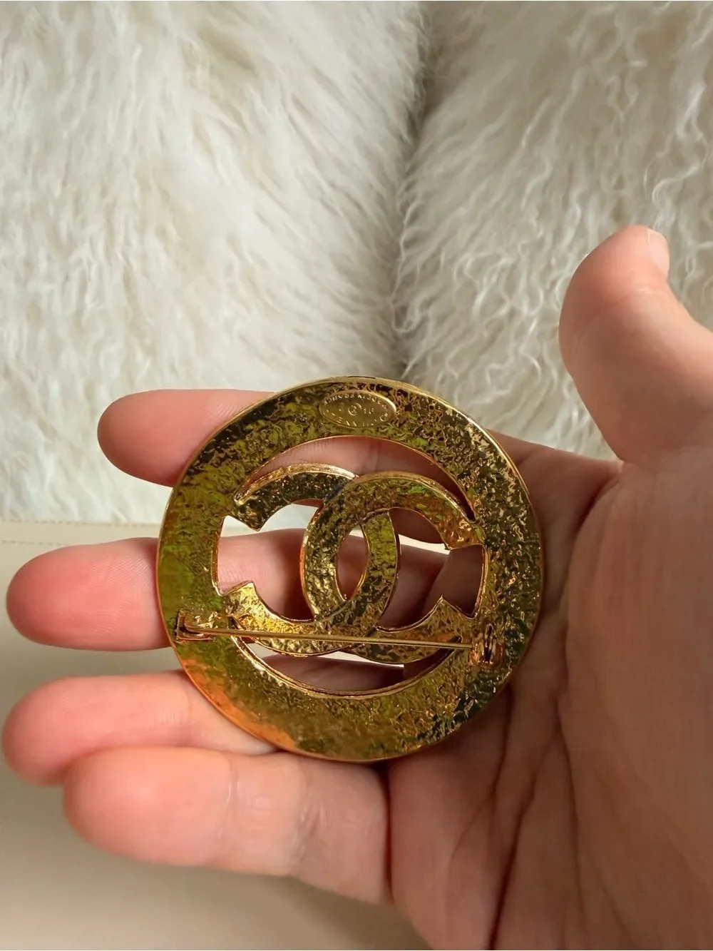 chanel xl Gold Tone Interlocking Circle Brooch